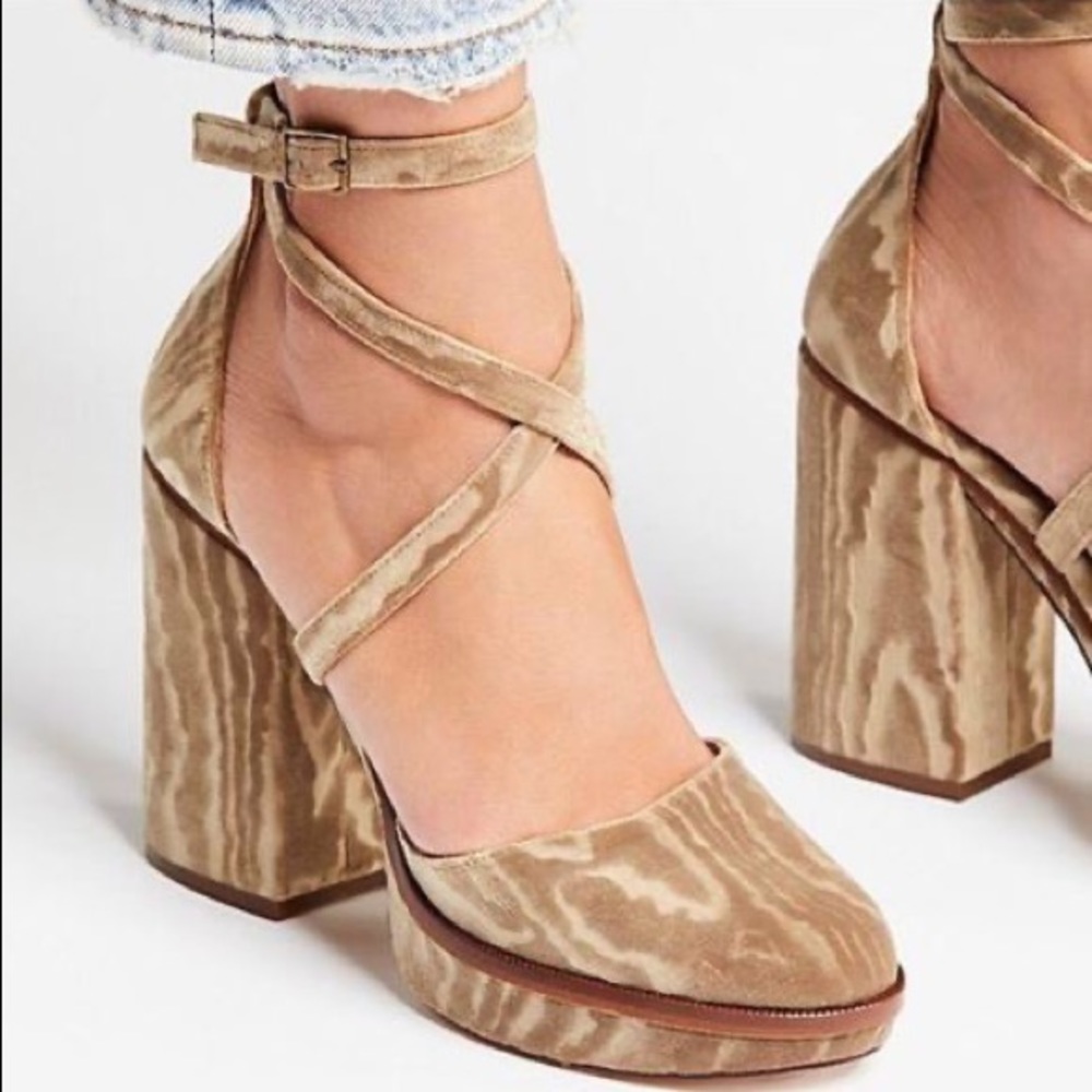 Free people velvet platform sandal size 40
